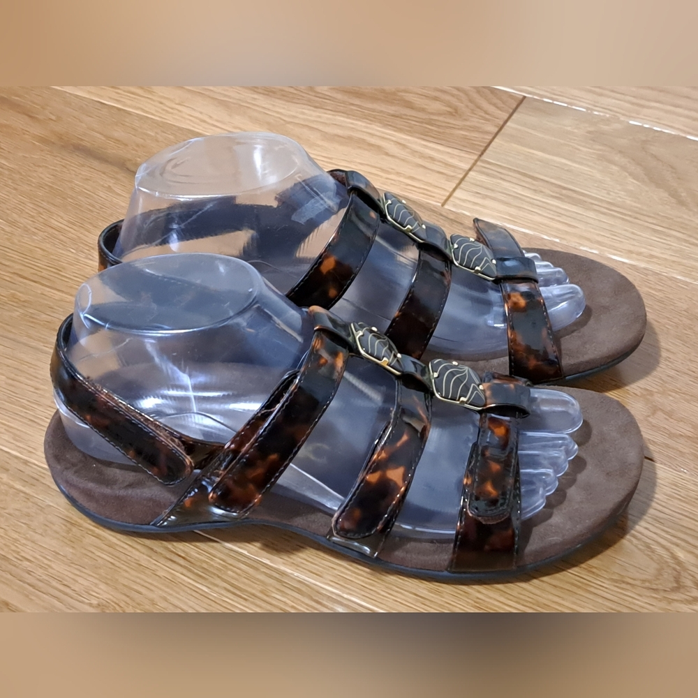 Vionic Amber Sandal Tortoise Pattern US 7 EUR 38 - image 4